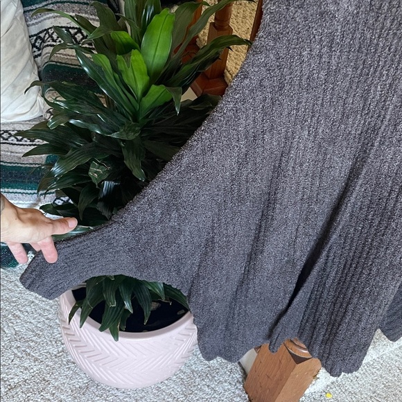 Barefoot Dreams Charcoal Cardigan - Picture 4 of 9